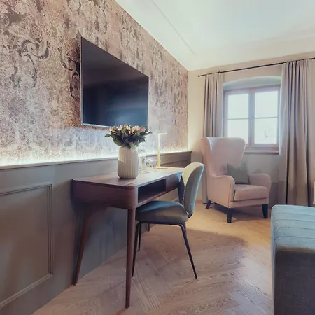 Romantik Elixhauser Wirt فندق 4*